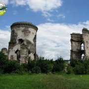 Czerwonogród-ruiny pałacu Ponińskich